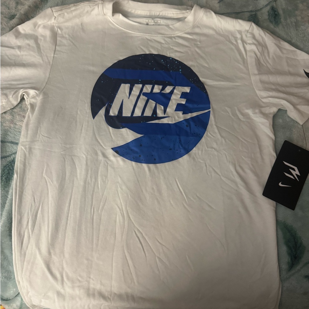 Nike White and Blue Short Sleeve Tee with Circular Logo